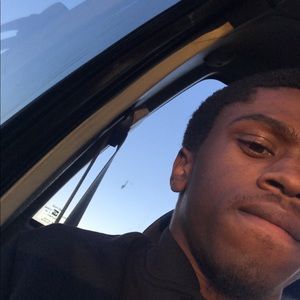 Meet your Posher, Devin